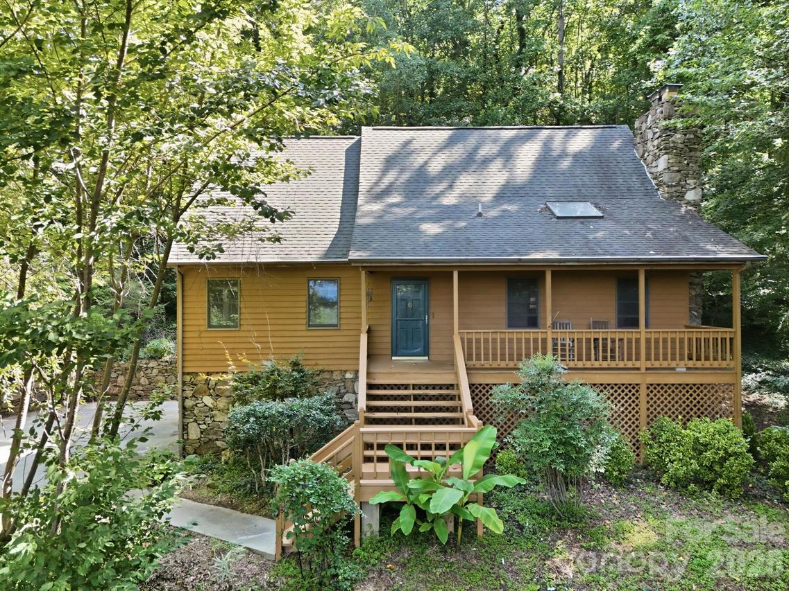 34 Tuckaway Dr., Asheville, NC 28803