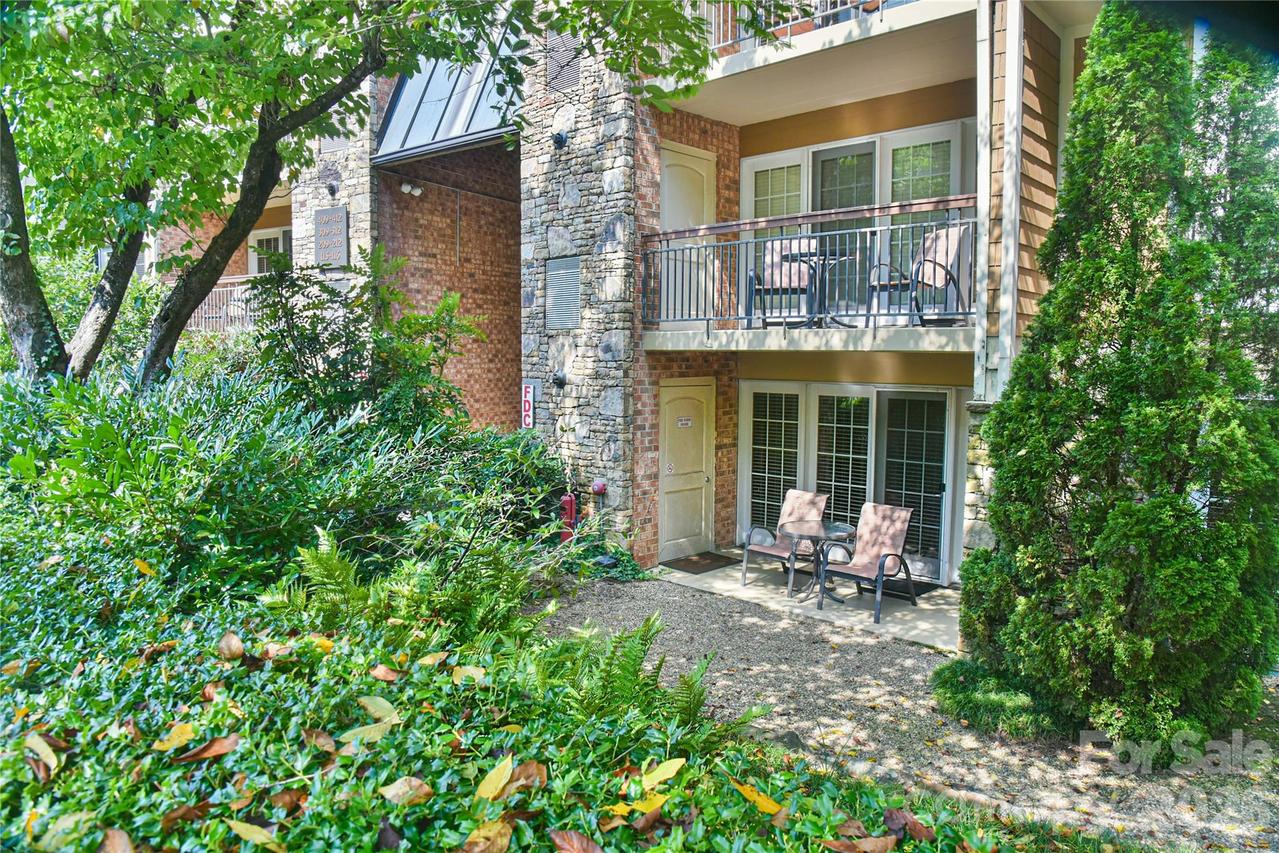 211 Bowling Park Rd., Asheville, NC 28803