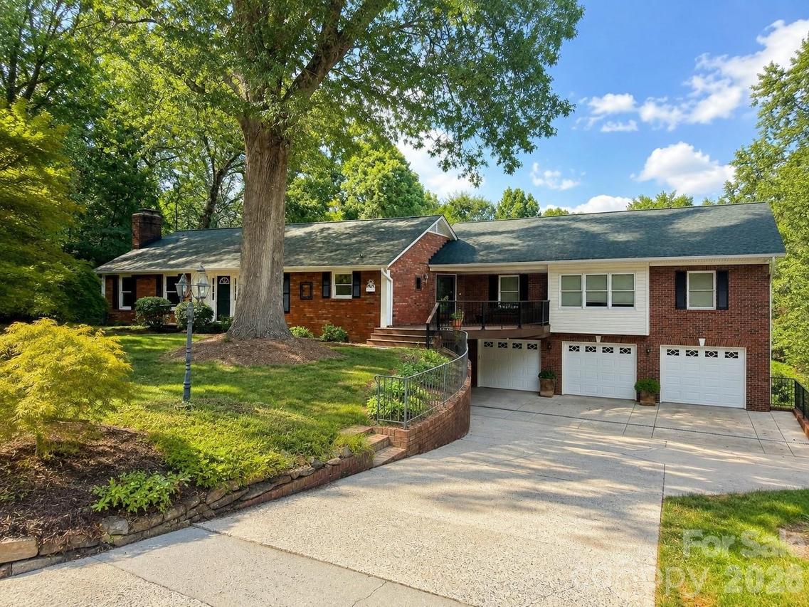 250 36th Ave., Hickory, NC 28601