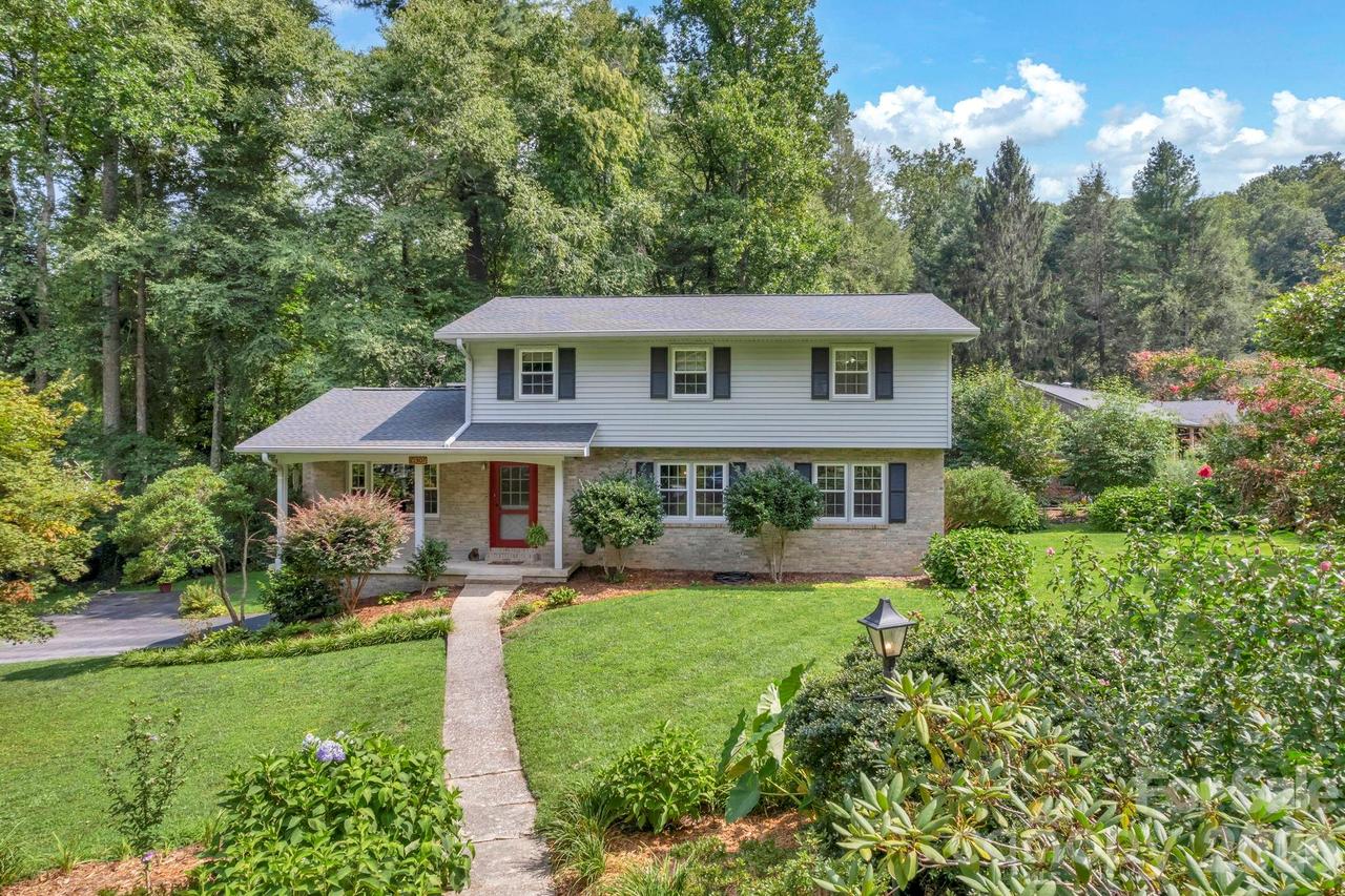 307 Woodland Tr. #8, Laurel Park, NC 28739