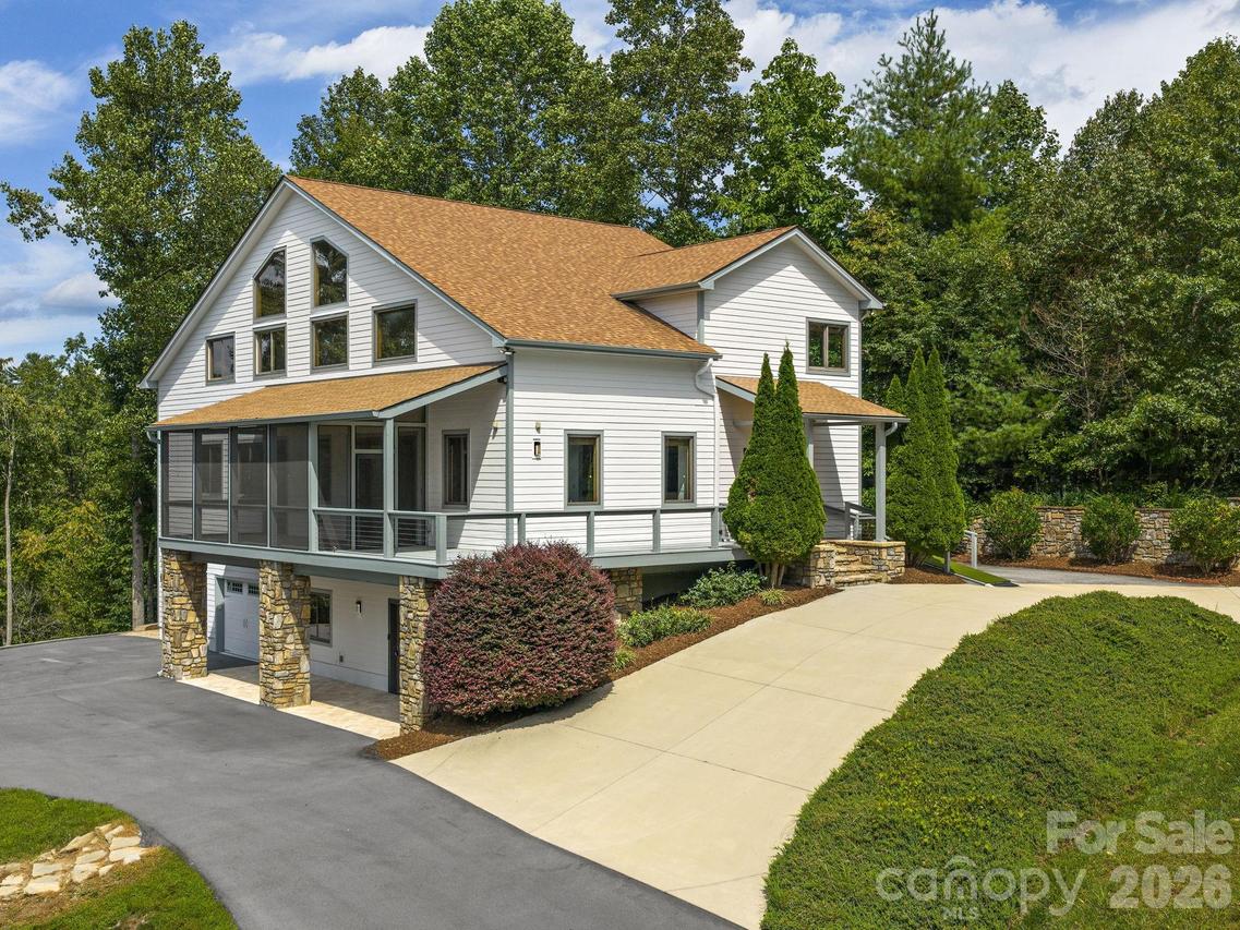 248 Wisdom Cove Rd., Flat Rock, NC 28731