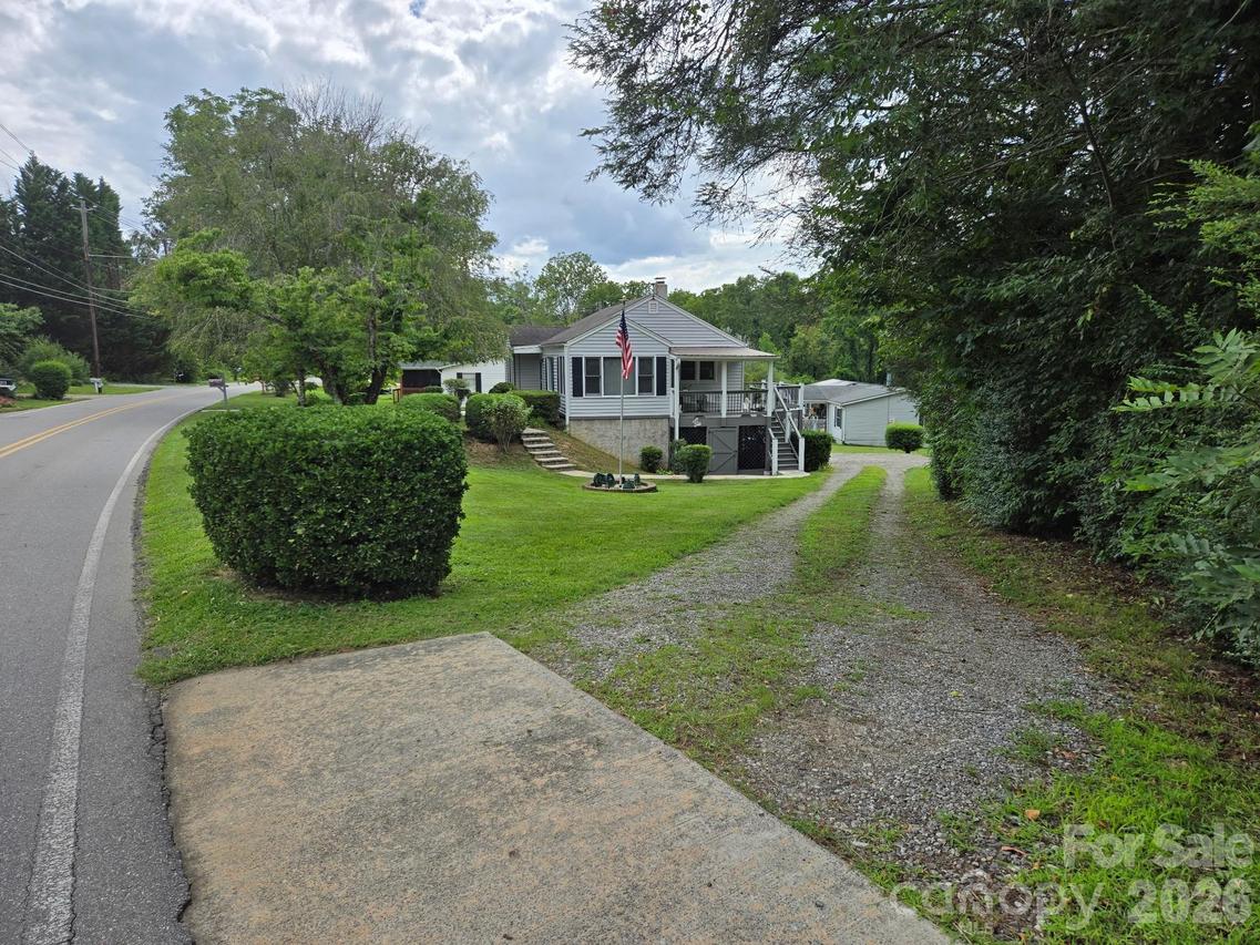 214 Governors View Rd., Asheville, NC 28805