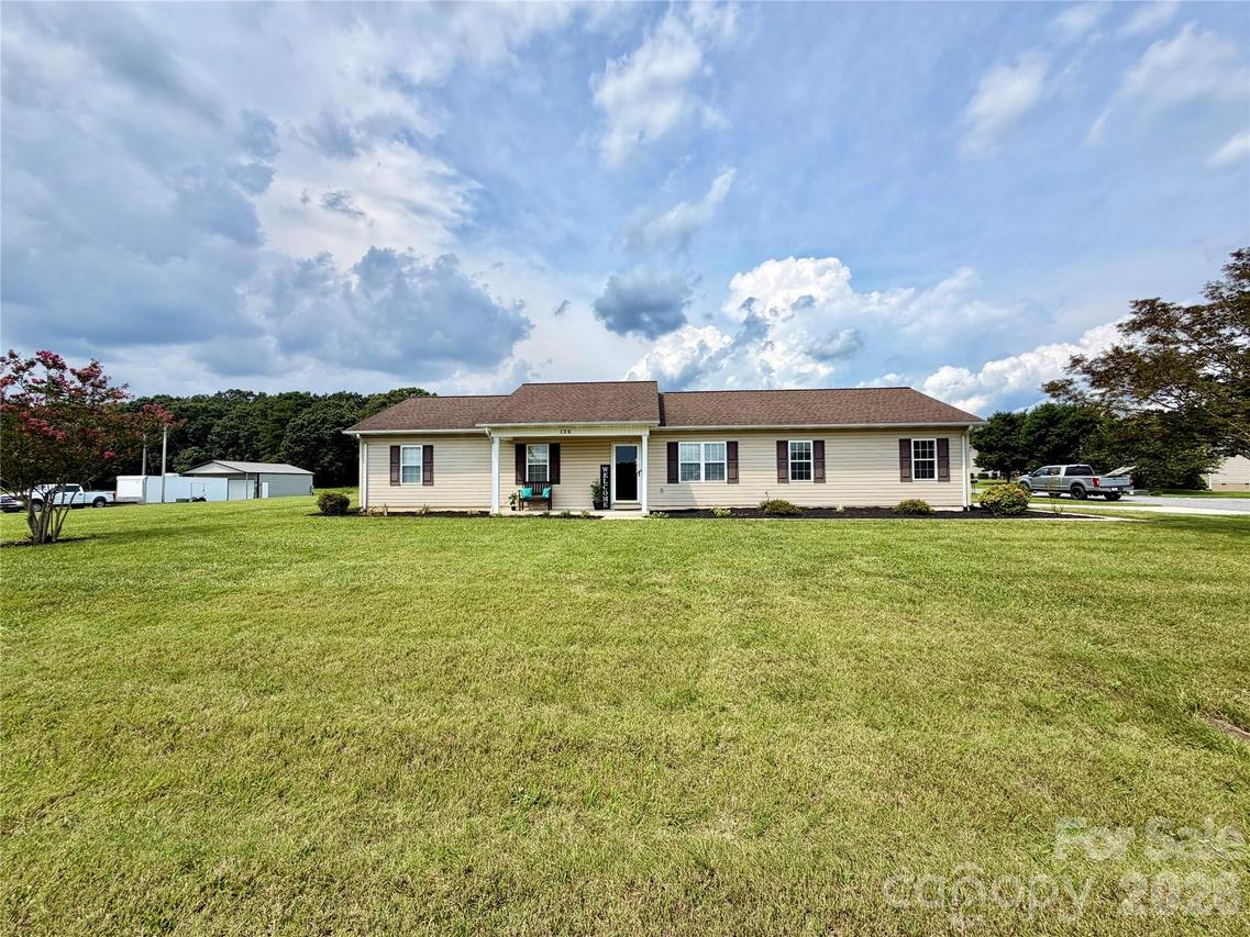 134 Brentwood Dr., Taylorsville, NC 28681