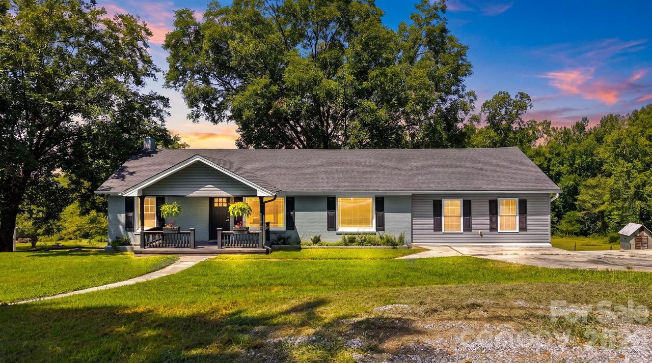 1164 Bradford Mountain Rd., Lenoir, NC 28645