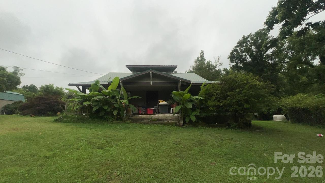 5 Eller Cove Rd., Weaverville, NC 28787