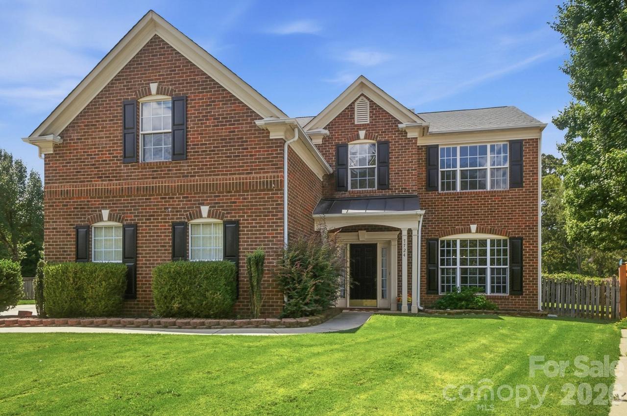 7724 Dinniston Dr., Huntersville, NC 28078