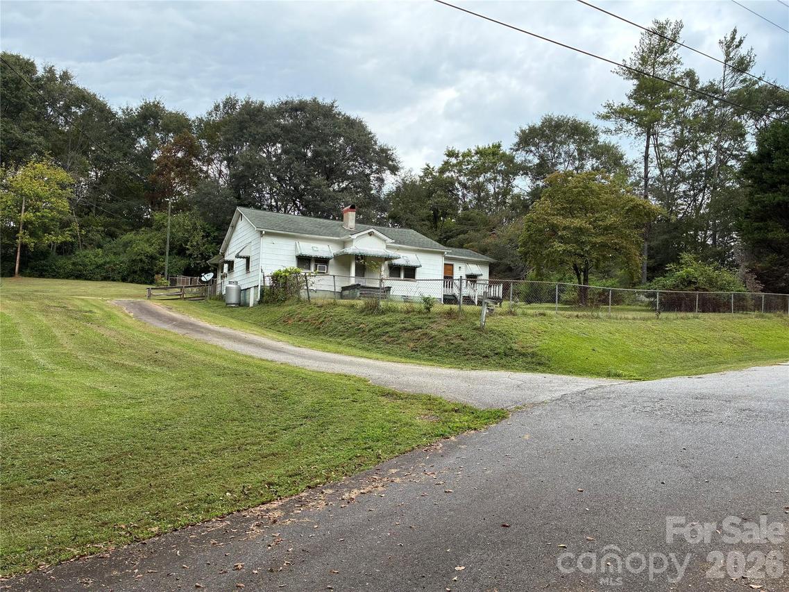 206 Railroad St., Mooresboro, NC 28114