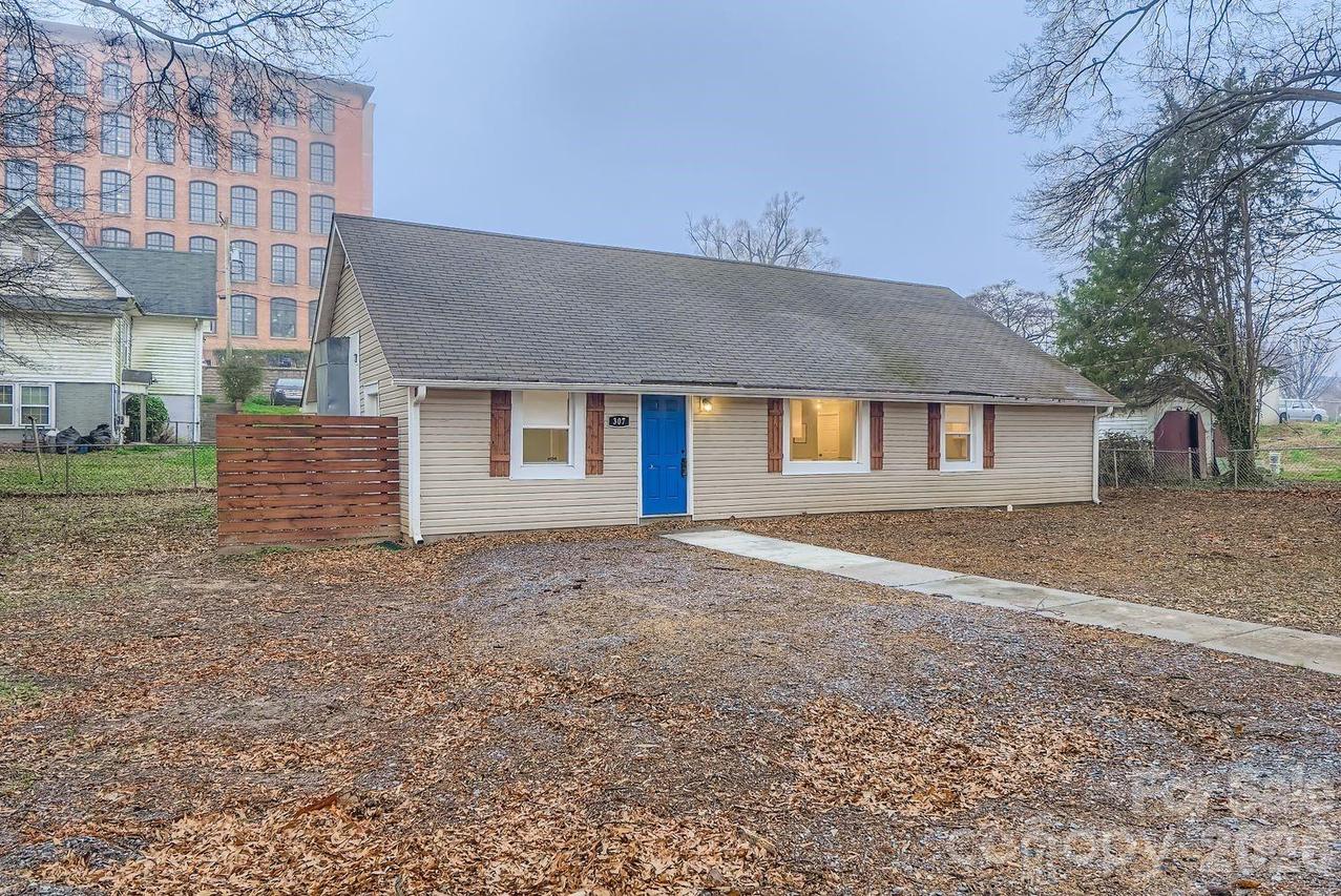 307 S Ransom St., Gastonia, NC 28052