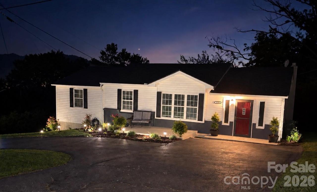 303 Hunter St., Burnsville, NC 28714