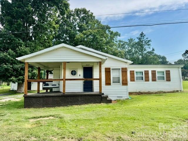 3839 1st Ave., Hickory, NC 28601