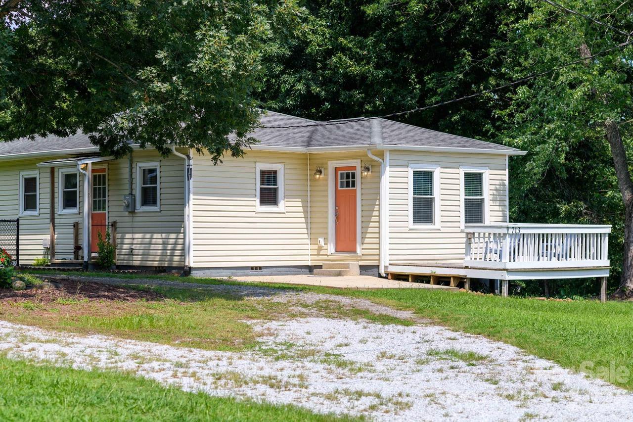 713 Wilmont St., Lenoir, NC 28645