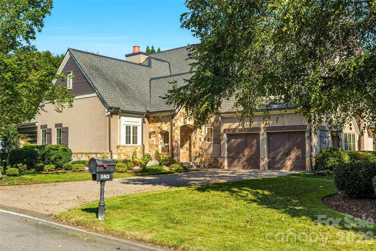 583 Walnut Valley Pkwy., Arden, NC 28704