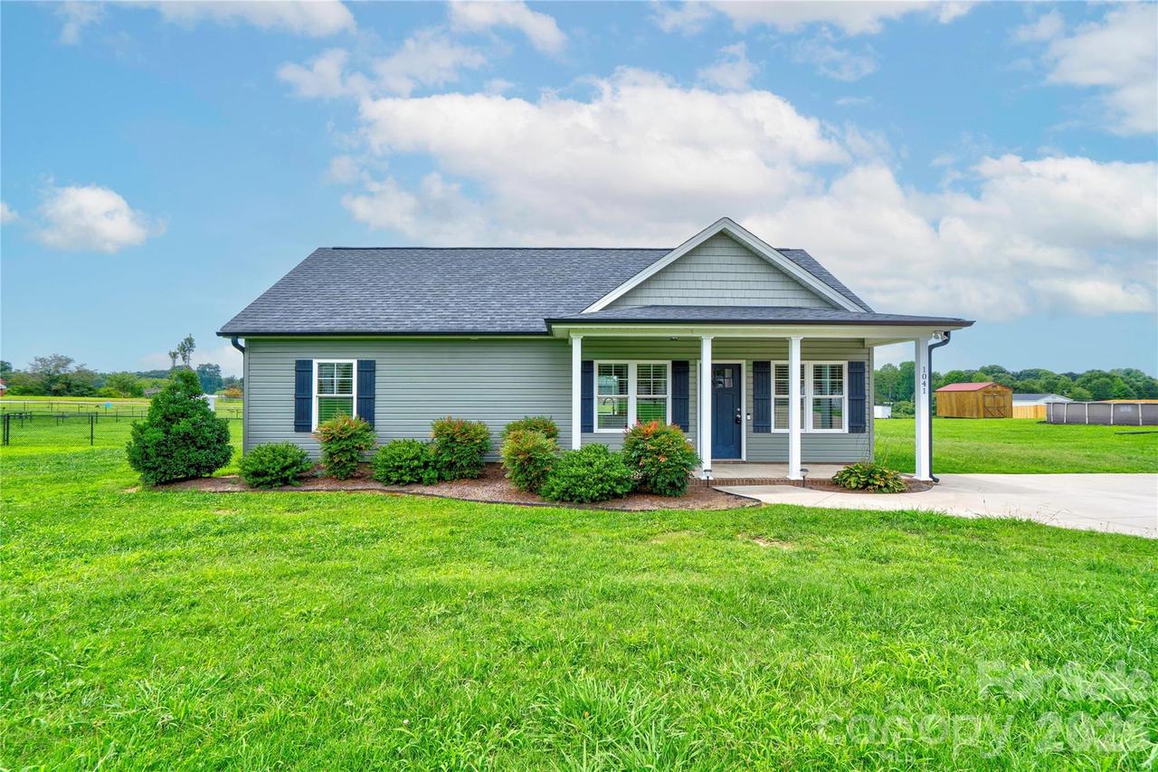 1041 Cleveland Ave., Grover, NC 28073
