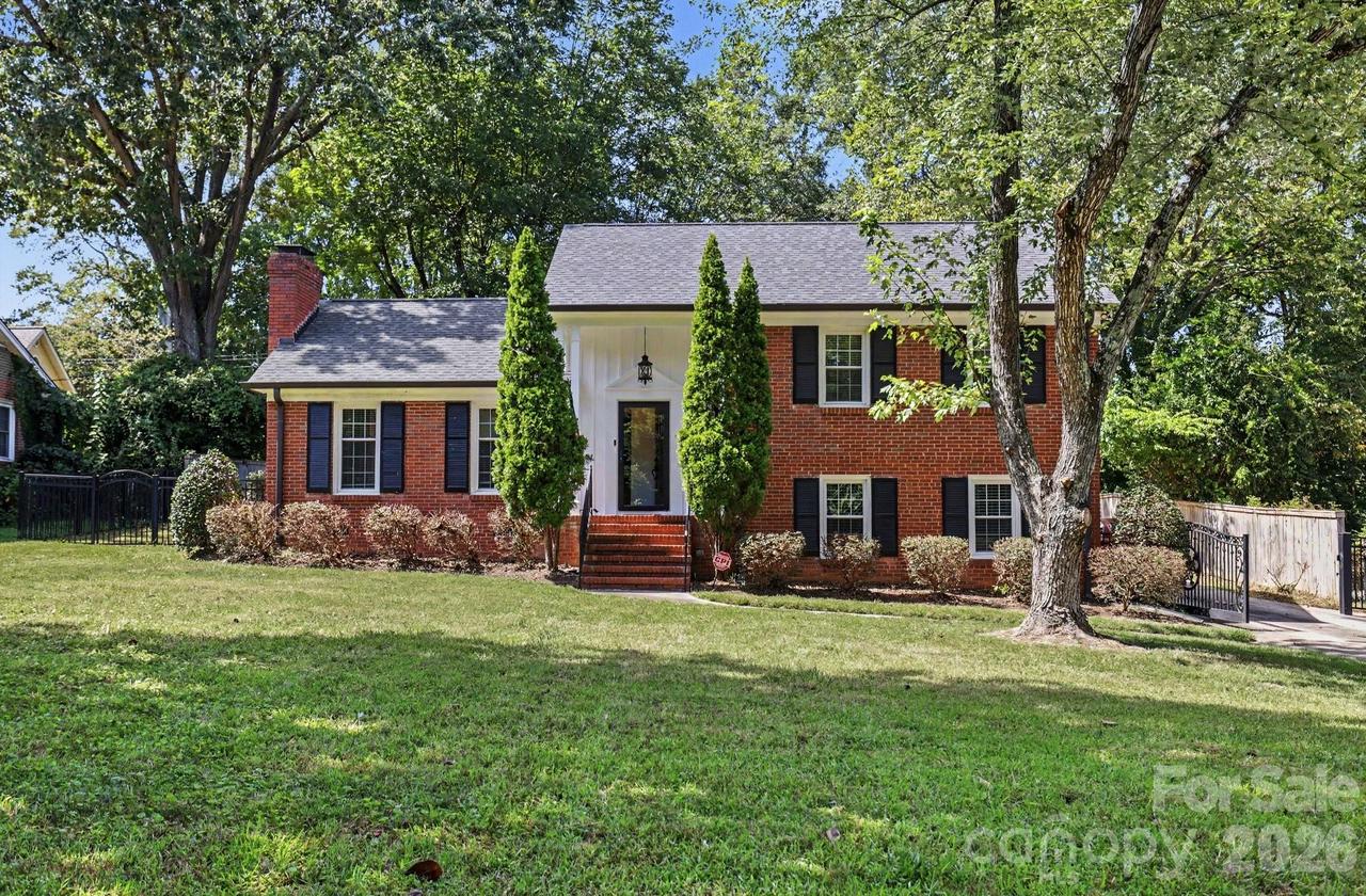 3846 Barclay Downs Dr., Charlotte, NC 28209