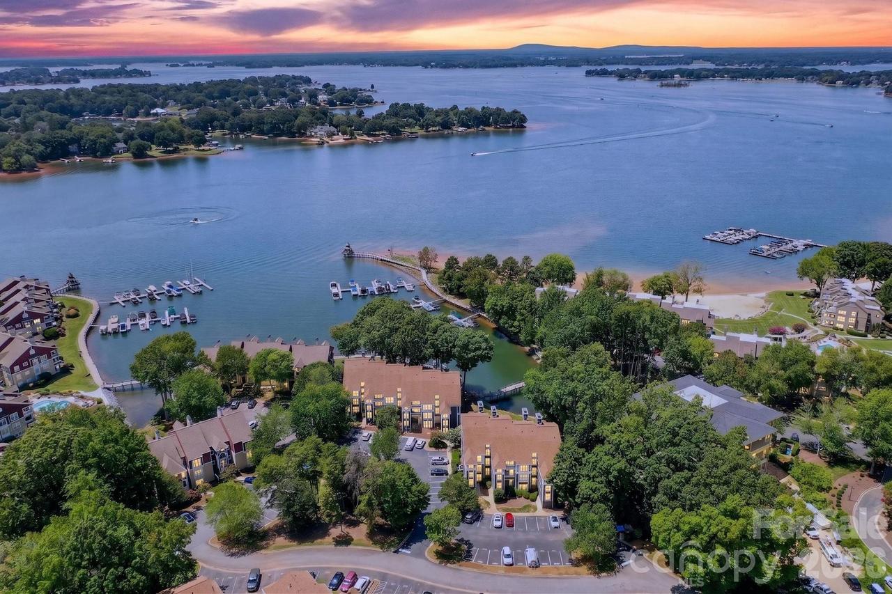 712 Southwest Dr., Davidson, NC 28036
