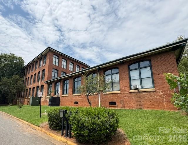 201 S Hoskins Rd. #318, Charlotte, NC 28208
