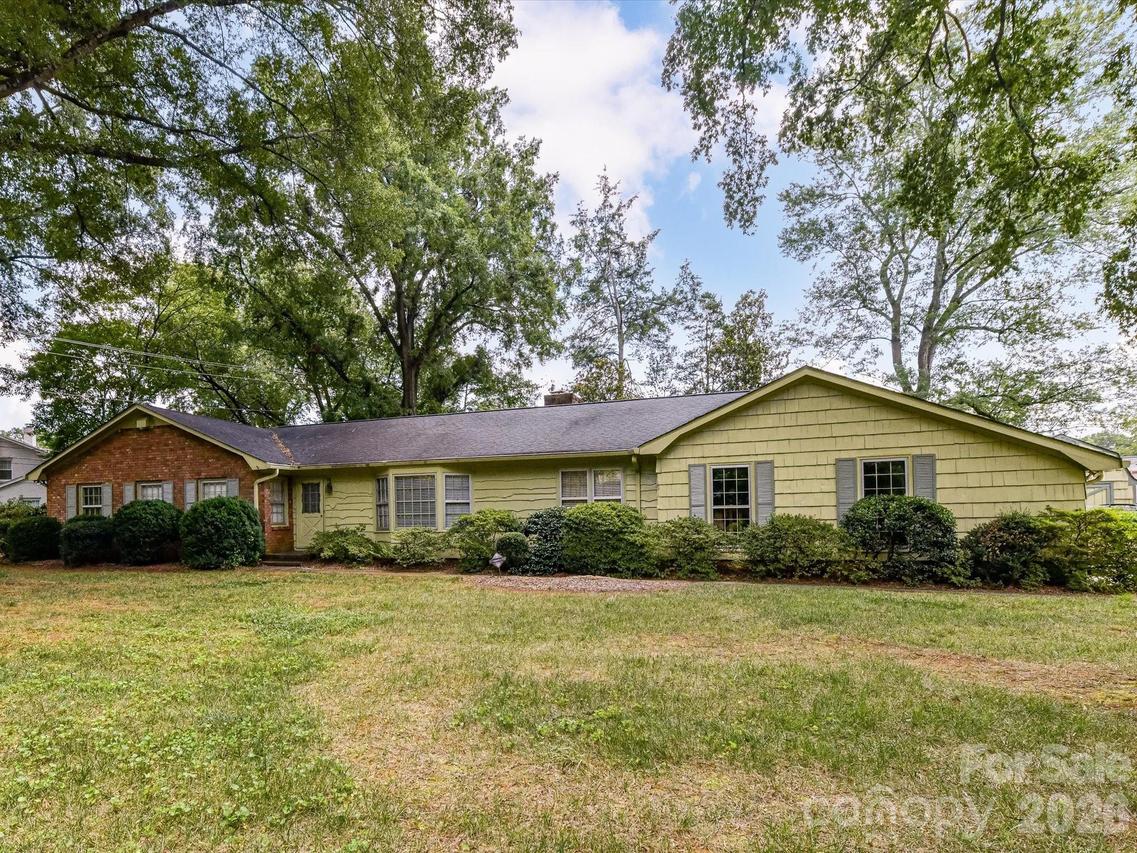 5535 Lansing Dr., Charlotte, NC 28270