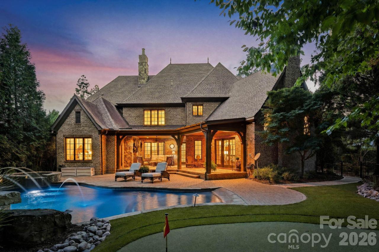 7924 Skye Lochs Dr., Waxhaw, NC 28173