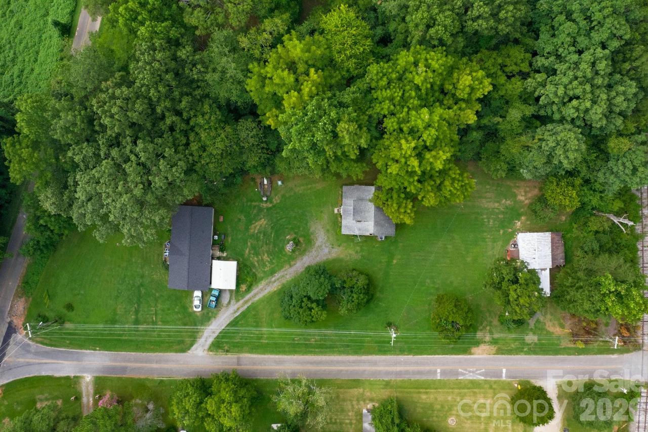 109 Crossrail Rd., Mooresville, NC 28115