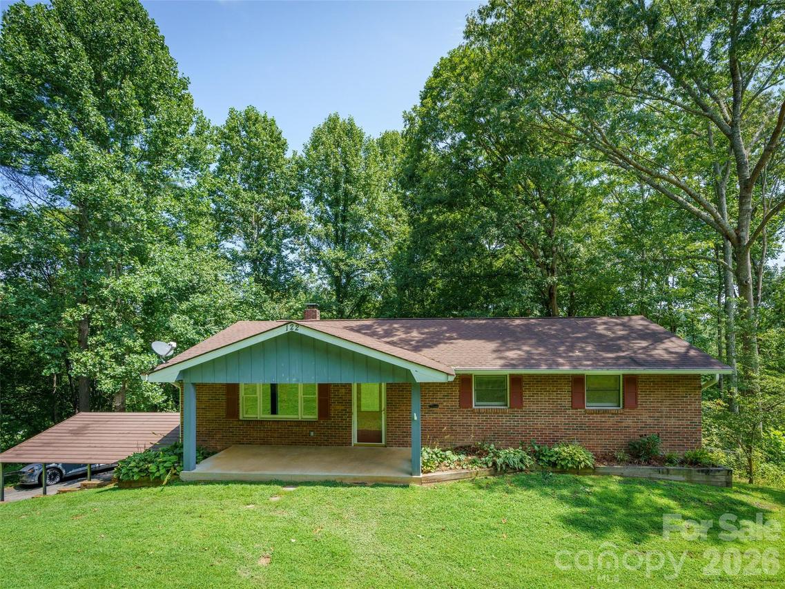 122 Mccall Rd., Pisgah Forest, NC 28768