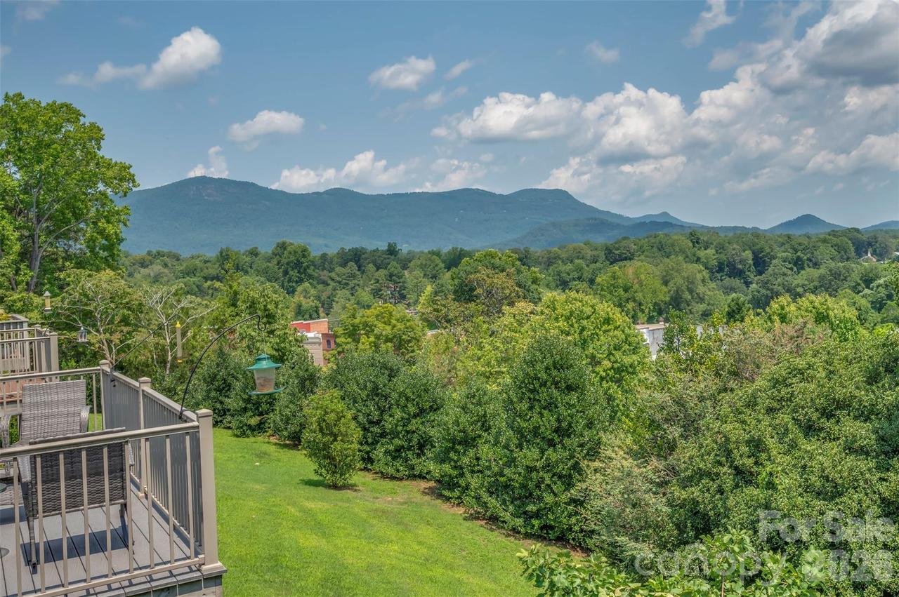 77 Chestnut St. #305, Tryon, NC 28782