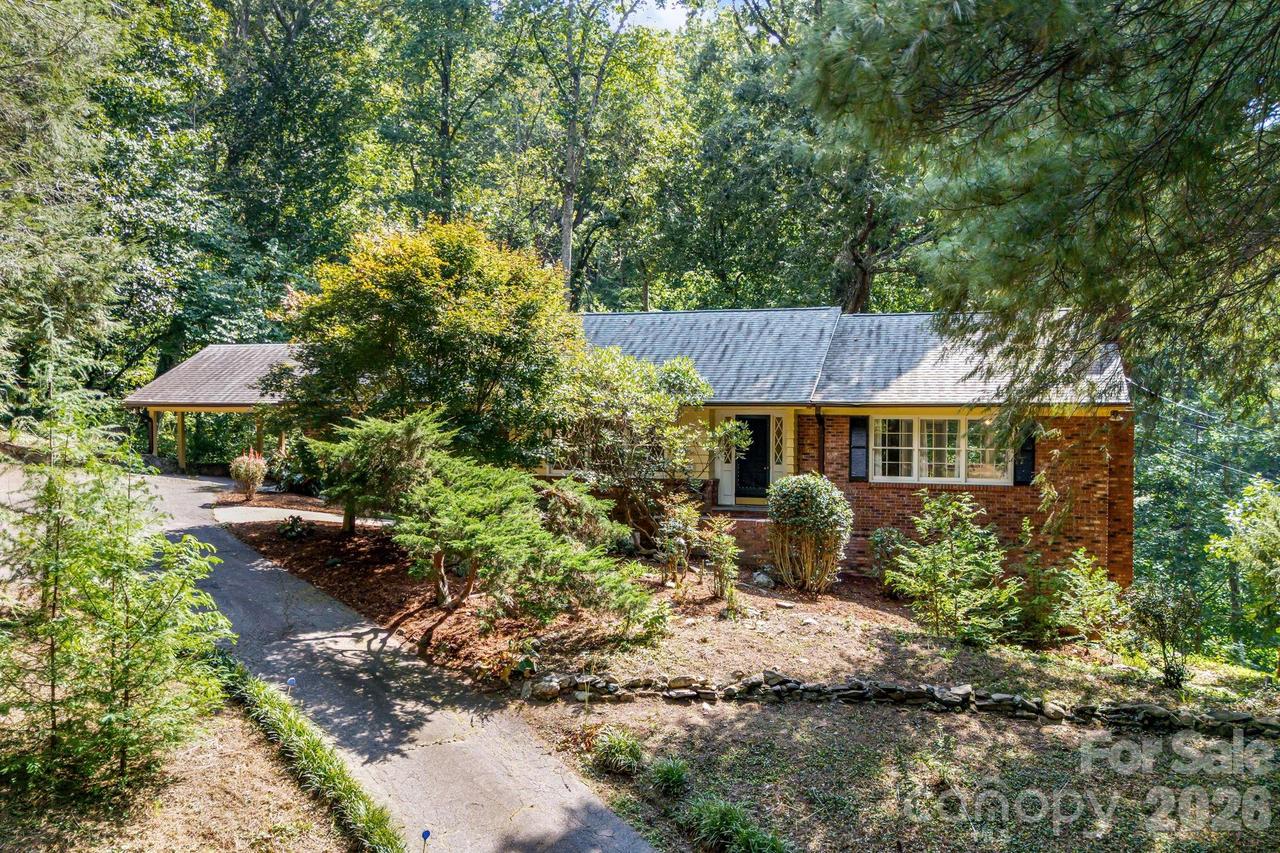 165 Cherokee Rd., Asheville, NC 28804