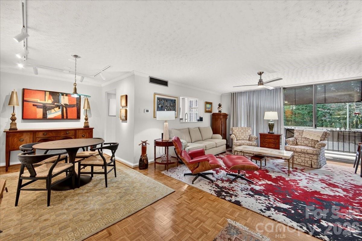 1300 Queens Rd. #209, Charlotte, NC 28207