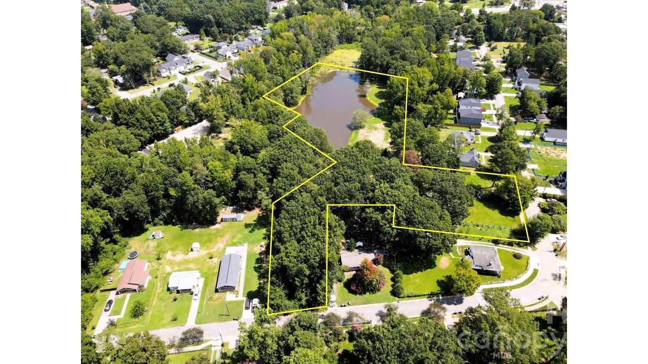 524 Dawn Cir., Charlotte, NC 28213