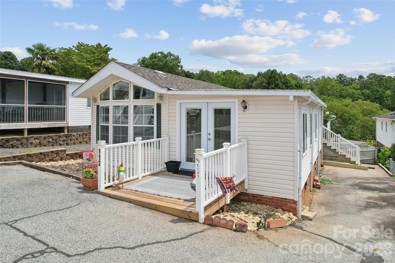 113 Dare Ln., New London, NC 28127