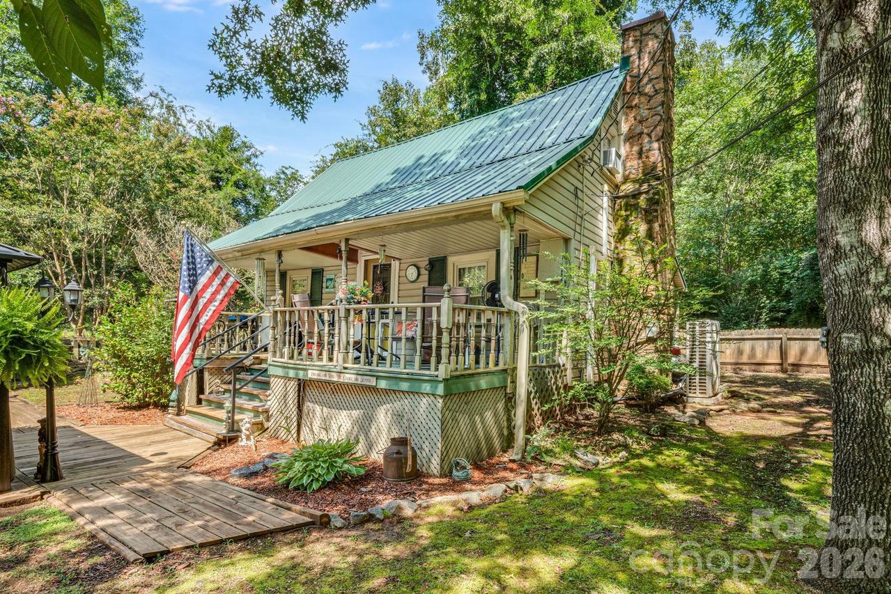 242 Whitney Blvd., Lake Lure, NC 28746
