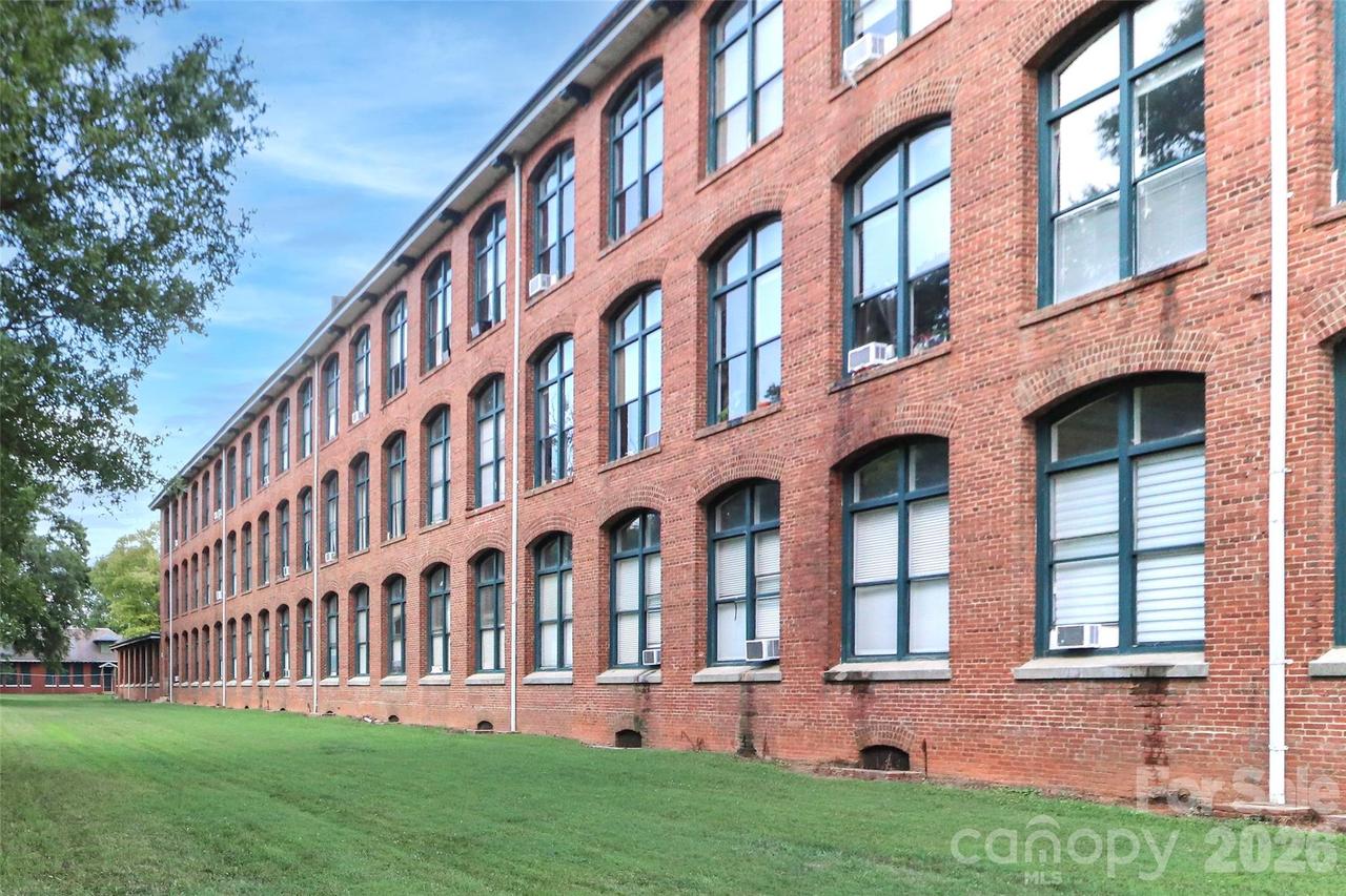 201 S Hoskins Rd. #315, Charlotte, NC 28208