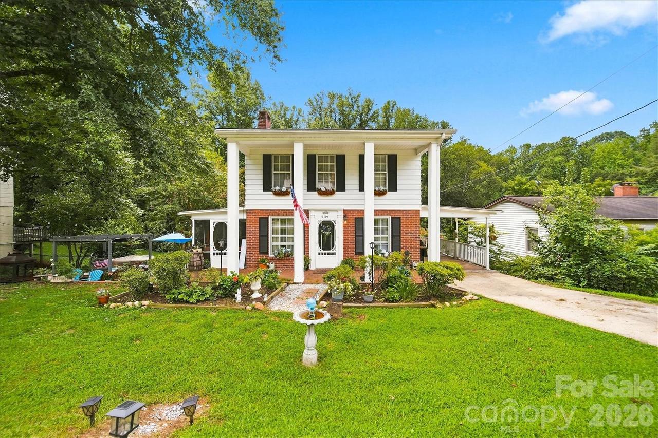 239 N Anderson St., Morganton, NC 28655