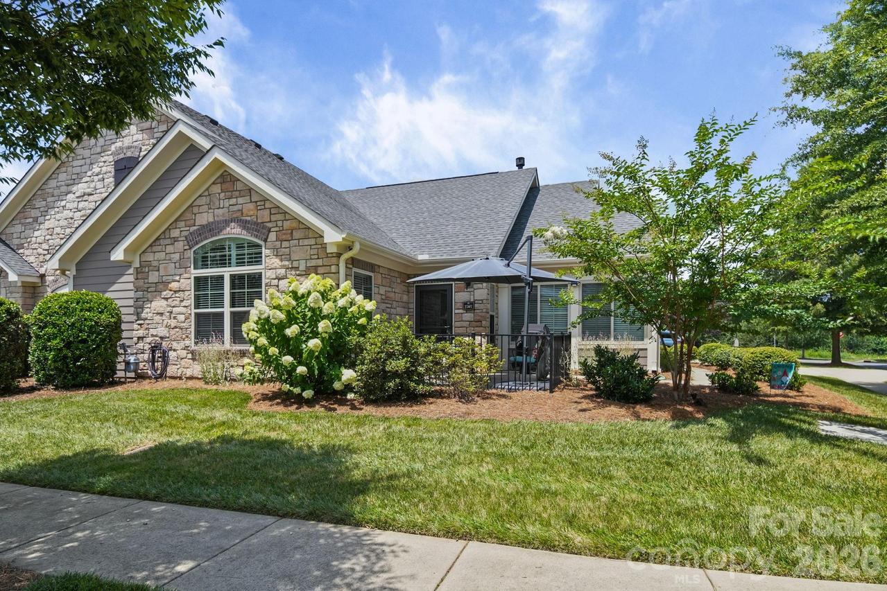 2307 Villa Oaks Ct., Gastonia, NC 28054