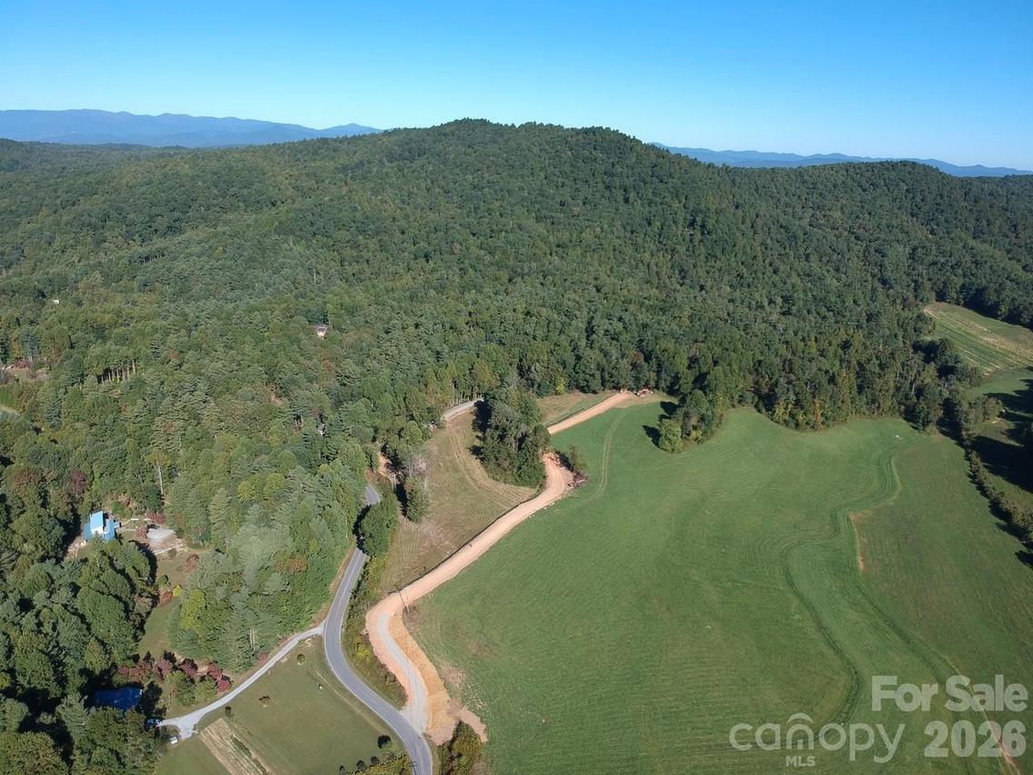 94 Ebenezer Tr. #3, Hendersonville, NC 28739