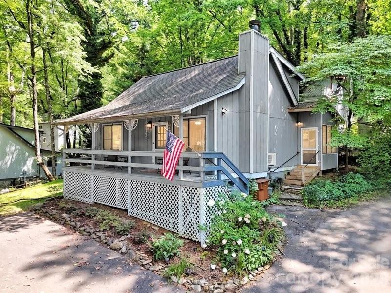 49 Lisa Ln., Maggie Valley, NC 28751