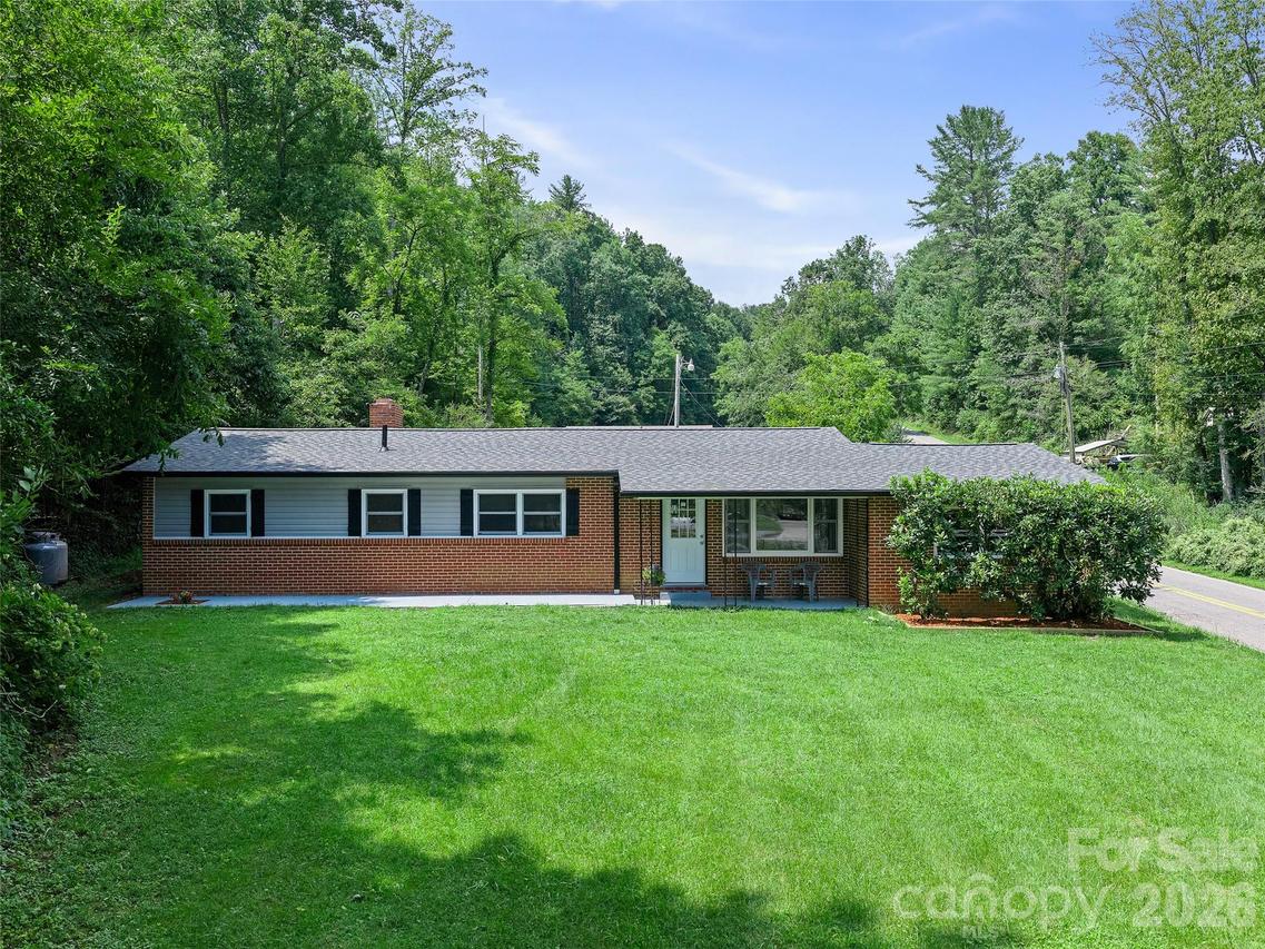 101 Sam Robertson Rd., Burnsville, NC 28714