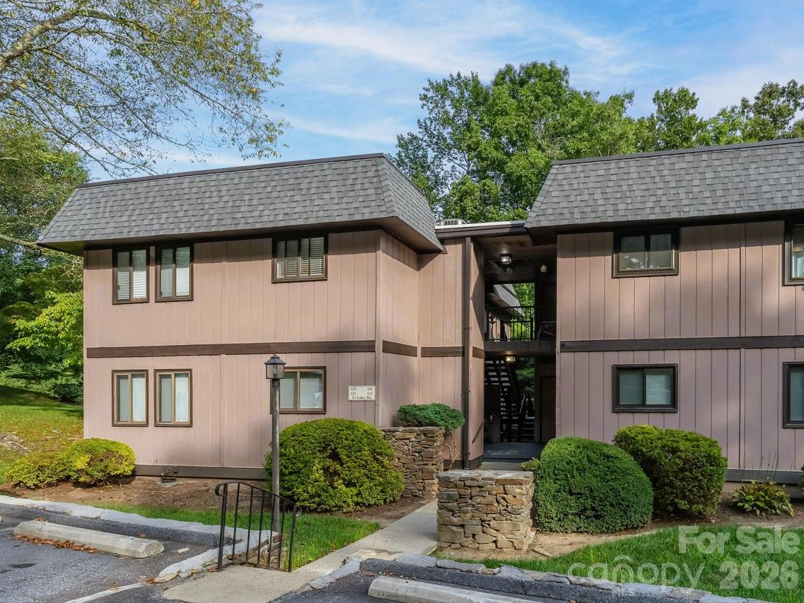 33 Lake Dr. #G-1, Laurel Park, NC 28739