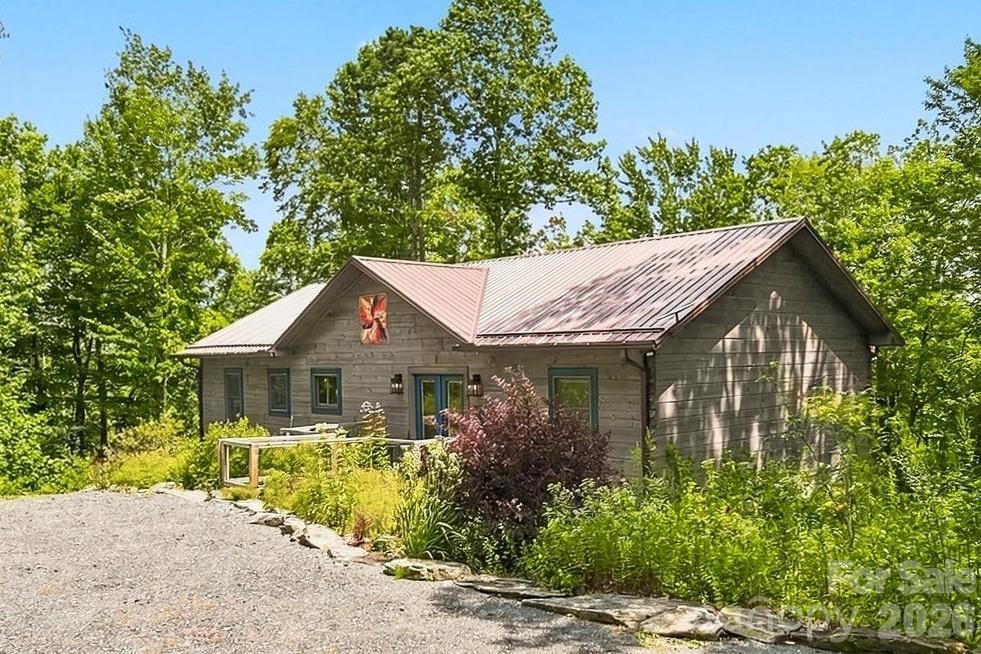 7753 Parks Mountain Dr., Newland, NC 28657