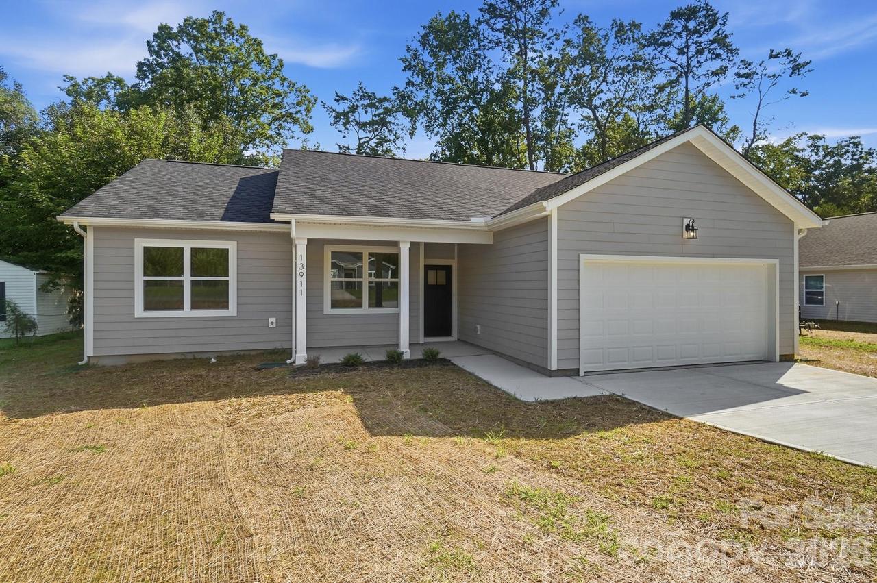 13911 Stillwood Pl., Matthews, NC 28105