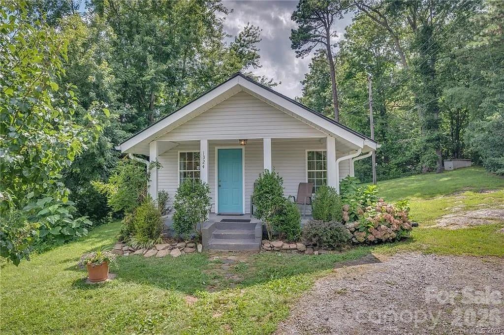 1324 Low Gap Rd., Hendersonville, NC 28792