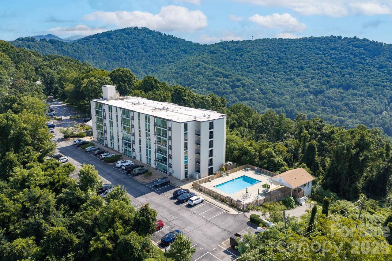 647 Town Mountain Rd. #105, Asheville, NC 28804