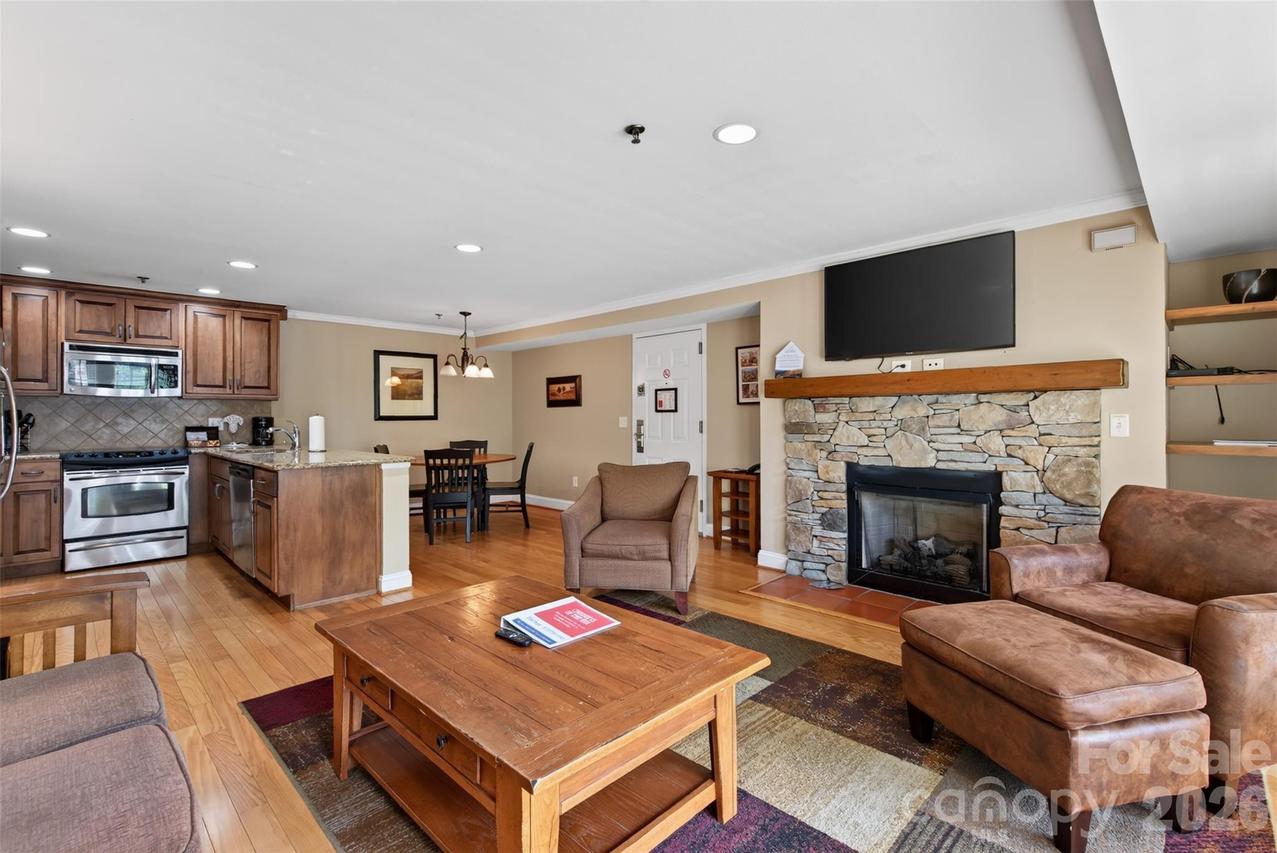 413 Bowling Park Rd., Asheville, NC 28803
