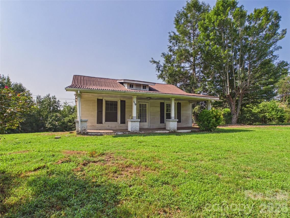 110 Woodlane St., Granite Falls, NC 28630