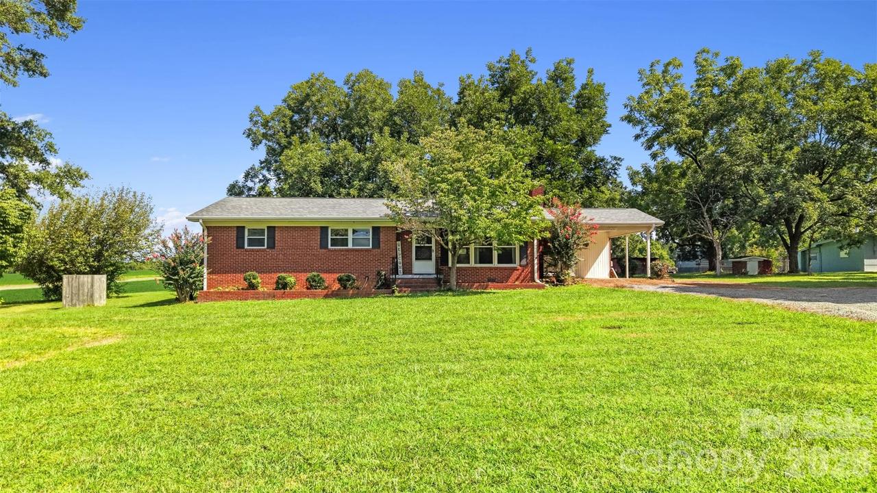 37631 Saw Mill Rd., New London, NC 28127