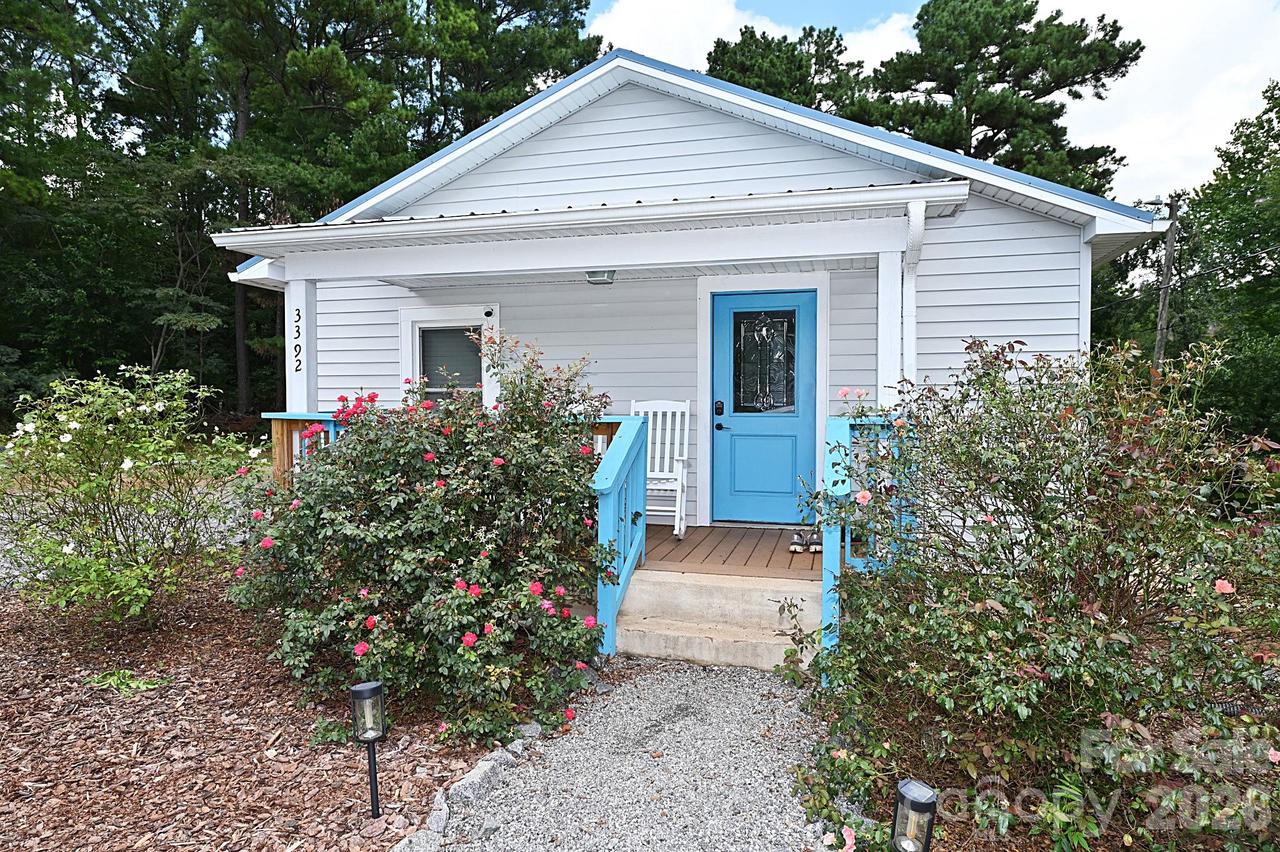 3392 Pearidge Rd., Bostic, NC 28018