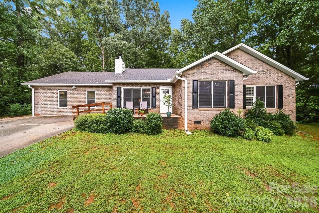 3933 Mattingly Dr., Hickory, NC 28602