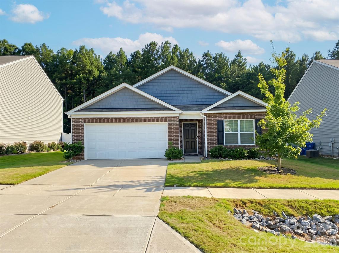 2880 Sherrills Stream Dr., Sherrills Ford, NC 28673