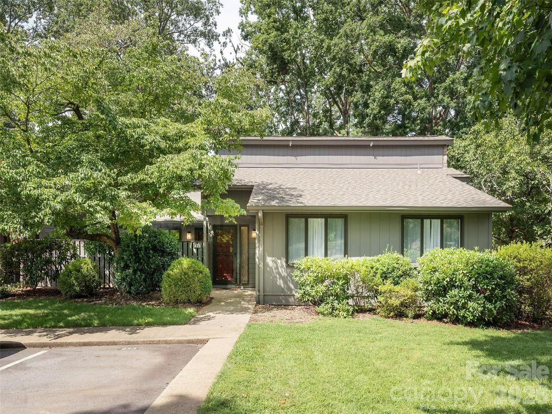 433 Crowfields Dr., Asheville, NC 28803
