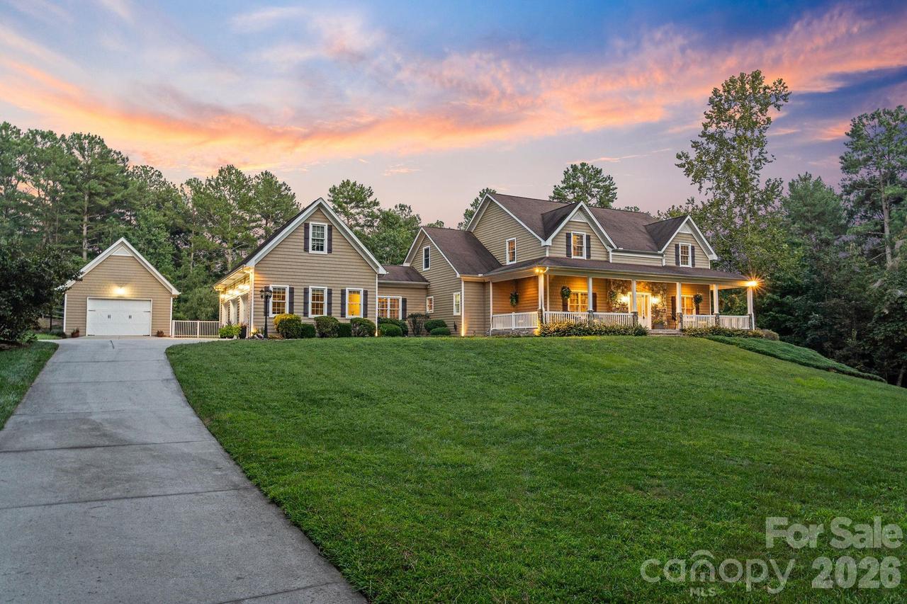 207 Lake Front Dr., Connelly Springs, NC 28612