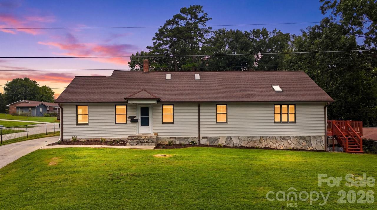 512 Garrou Ave., Valdese, NC 28690